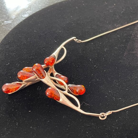 silver and amber colored stone necklace - Picture 2 of 4